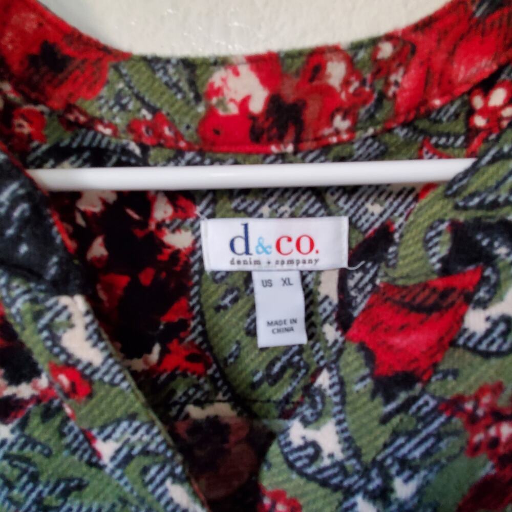 Denim & Co Womens XL Knit Button Top Red Green Floral Christmas Holiday Roses - Picture 6 of 12